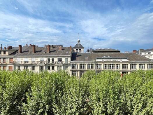 Appartement à vendre 335 000 € 4 pièces 3 chambres 114 m² Étage 3/3 Centre Ville Chambéry 73000