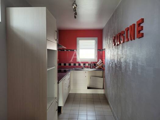 Appartement à louer 750 € 3 pièces 2 chambres 62 m² Étage 2/2 La Foire Aux Chats Les Sables d Olonne 85180