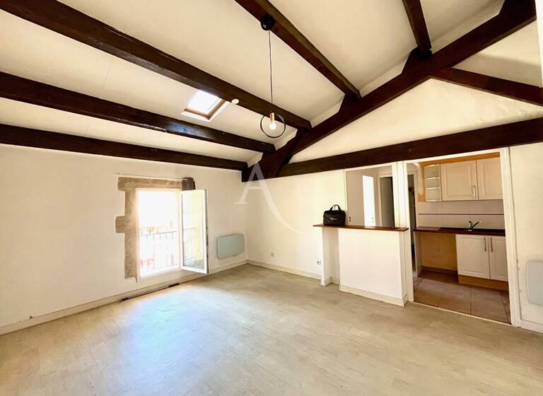 Appartement à vendre 128 300 € 2 pièces 1<br/>chambre 40 m²<br/>superficie Dernier étage, 2/2<br/>étage Centre Ville-Historique Meze 34140