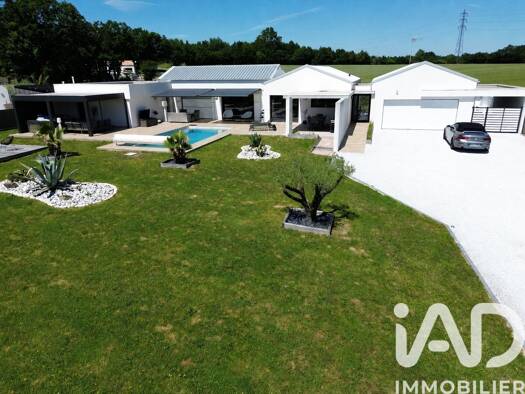 Maison à vendre 697 800 € 6 pièces 4 chambres 170 m² 1 788 m² de terrain Saint André d'Ornay-Pont Morineau La Roche-sur-Yon 85000