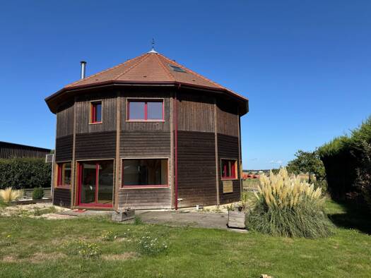 Maison à vendre 451 000 € 8 pièces 6 chambres 213 m² 1 501 m² de terrain Pacy-sur-Eure 27120