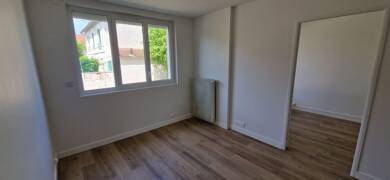 Appartement à louer 700 € 3 pièces 2 chambres 64 m² Étage 1/3 Trévois-Croncels Troyes 10000