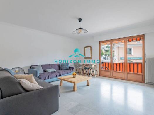Appartement à louer 1 050 € 2 pièces 1 chambre 57,3 m² 1er étage Le Grimond-Plateaux Fleuris-Valliere Saint-Laurent-du-Var 06700