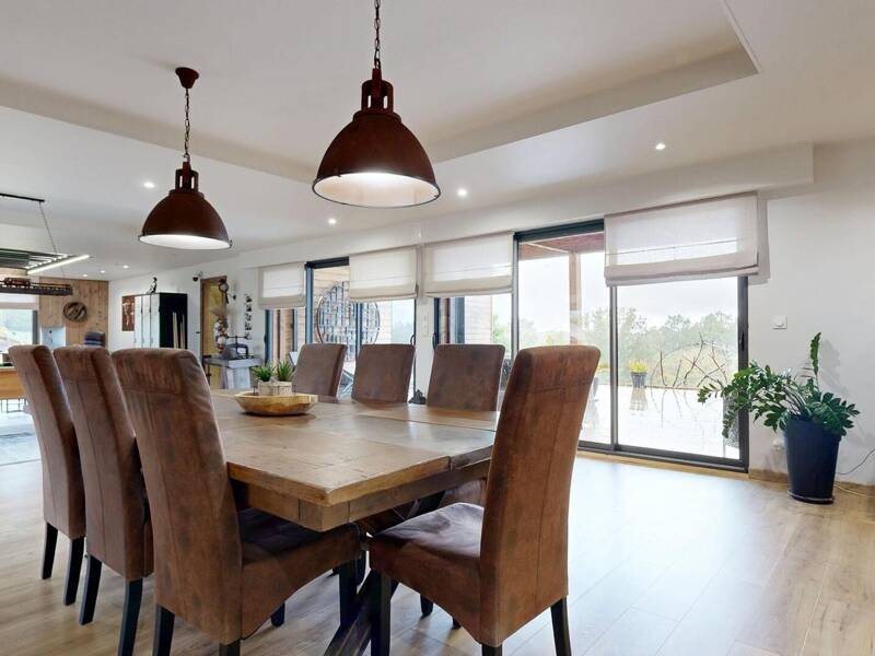 Maison à vendre, 211m², MEYRALS