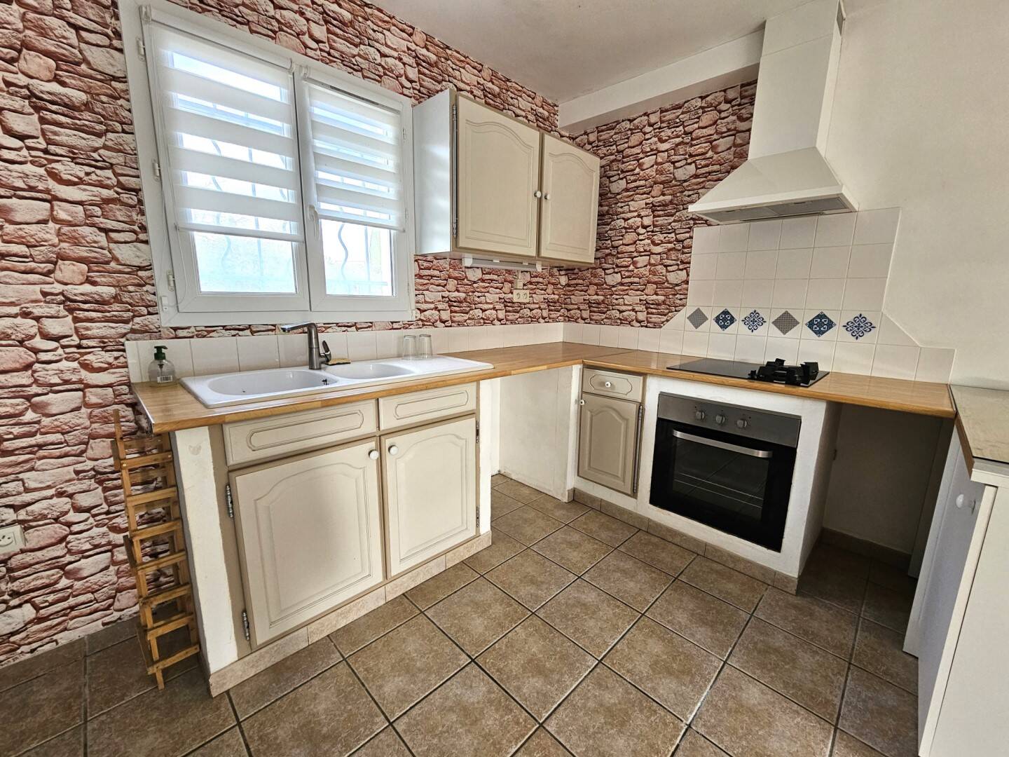 Maison à vendre, 80m², MOURIES