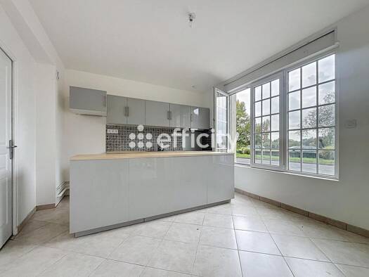 Appartement à vendre 214 000 € 3 pièces 2 chambres 83 m² RDC/2 Centre-Baillet-Bodet Montlouis-sur-Loire 37270
