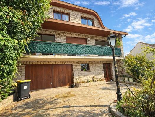 Maison à vendre 879 000 € 7 pièces 6 chambres 290 m² 290 m² de terrain Romainville 93230