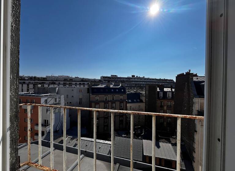 Appartement à vendre 70 000 € 1 pièce 1<br/>chambre 7 m²<br/>superficie Dernier étage, 7/7<br/>étage Paris 14ème 75014