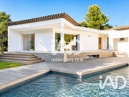Maison à vendre 999 000 € 7 pièces 5 chambres 195 m² 1 804 m² de terrain Mimet 13105
