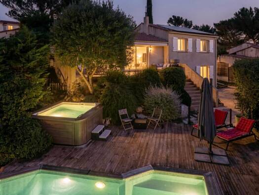 Villa à vendre 565 000 € 6 pièces 4 chambres 150 m² 611 m² de terrain Peypin 13124