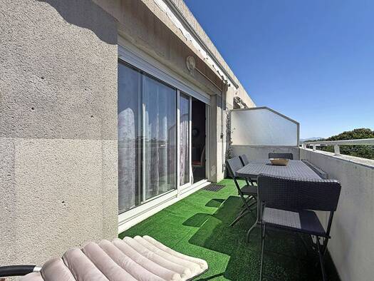 Appartement à vendre 323 000 € 3 pièces 2 chambres 75,43 m² Étage 2/2 Ouest La Ciotat 13600