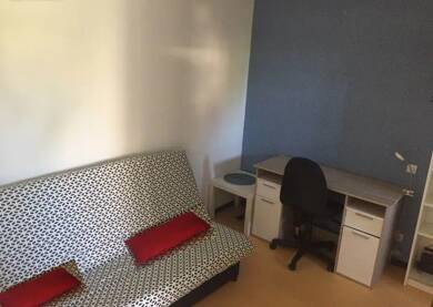 Appartement à louer 450 € 1 pièce 27 m² 1er étage Le Hameau Pau 64000