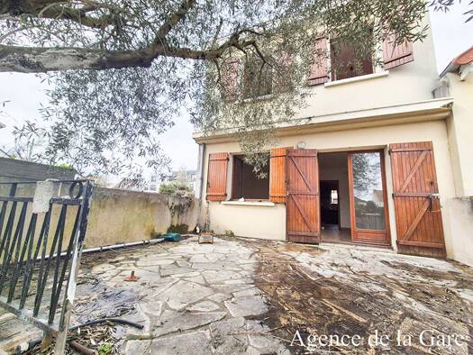 Maison à vendre 599 000 € 5 pièces 2 chambres 82 m² 1 130 m² de terrain Berteaux Fermettes Carrières-sur-Seine 78420