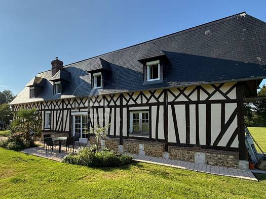 Maison à vendre 249 100 € 4 pièces 2 chambres 92 m² 15 240 m² de terrain Pont-Audemer 27500