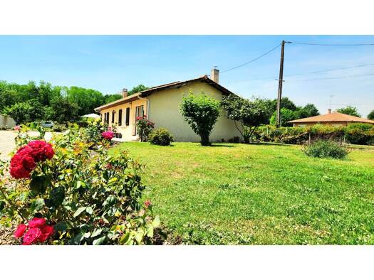 Pavillon à vendre 240 000 € 6 pièces 3 chambres 120 m² 1 909 m² de terrain Cissac-Médoc 33250