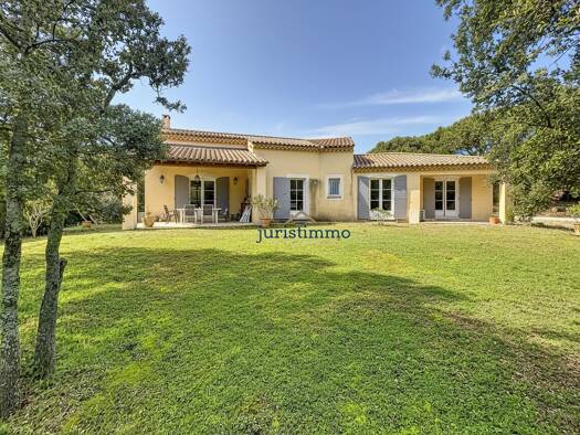 Maison de plain-pied à vendre 495 000 € 4 pièces 3 chambres 138 m² 4 359 m² de terrain Suze-la-Rousse 26790