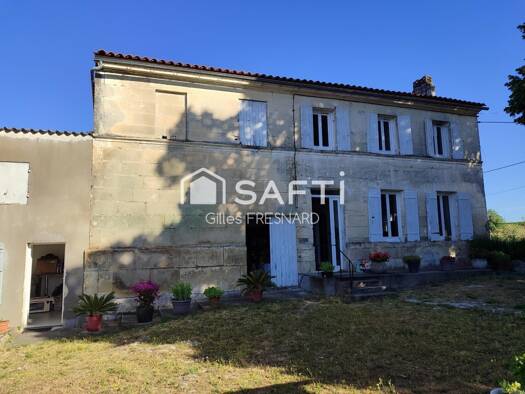 Maison à vendre 149 000 € 3 pièces 2 chambres 62 m² 3 430 m² de terrain Pons 17800