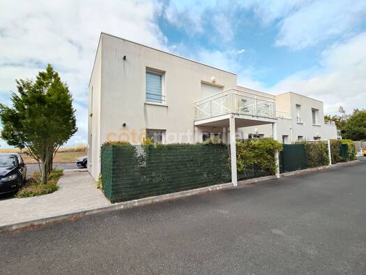 Appartement à vendre 273 000 € 3 pièces 2 chambres 70,33 m² RDC Ouest Lagord 17140