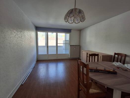 Appartement à louer 635 € 3 pièces 2 chambres 60 m² Étage 2/4 Capucine-Gare-Miroir Saint Claude 39200