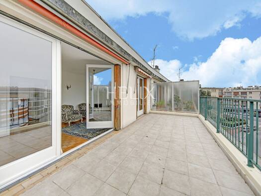 Appartement à vendre 360 000 € 4 pièces 2 chambres 70 m² Étage 4/4 Sud RER Le Vésinet 78110