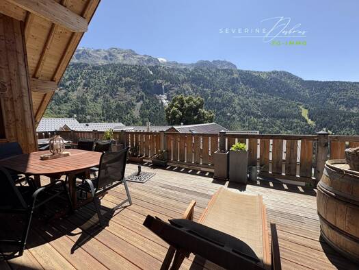 Chalet à vendre 2 490 000 € 11 pièces 9 chambres 314 m² 371 m² de terrain Vaujany 38114