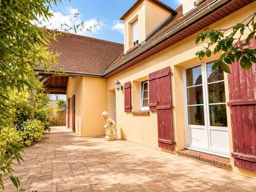 Maison à vendre 270 000 € 7 pièces 5 chambres 162 m² 500 m² de terrain Courville-sur-Eure 28190