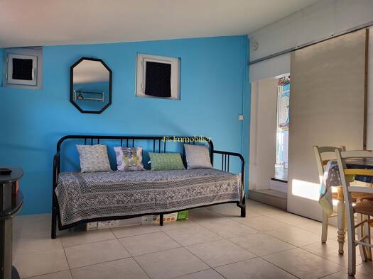 Appartement à louer 380 € 1 pièce 27 m² Étage 3/3 Coopérative Agde 34300