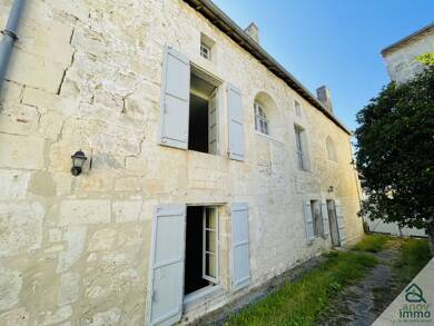 Maison à vendre 222 600 € 7 pièces 4 chambres 227 m² 550 m² de terrain Villebois Lavalette 16320