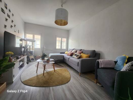 Appartement à louer 630 € 3 pièces 2 chambres 66,5 m² Étage 2/2 Saintes 17100