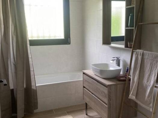 Appartement à louer 430 € 1 pièce 12 m² Uchaux 84100