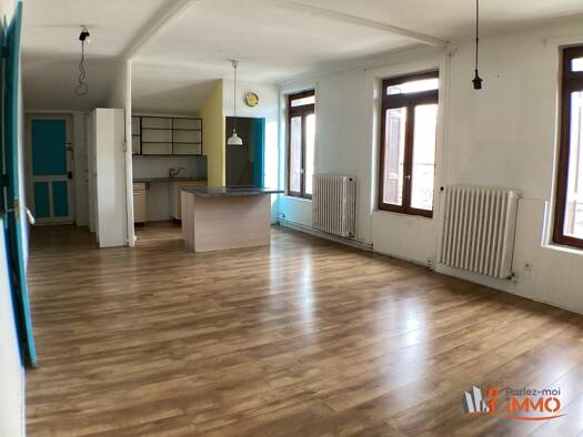 Duplex à vendre 75 000 € 3 pièces 2 chambres 79,5 m² RDC La Ricamarie 42150