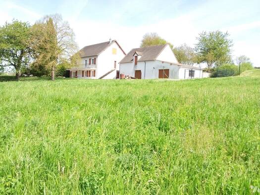 Maison à vendre 250 350 € 8 pièces 6 chambres 200 m² 5 007 m² de terrain Saint-Romain-sur-Cher 41140