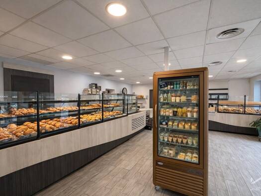 Boutique à vendre Fonds de commerce 352 000 € 1 pièce 324 m² de surface de vente Montélimar 26200