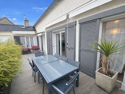 Maison de ville à vendre - Première occupation 497 000 € 5 pièces 3 chambres 88 m² 27 m² de terrain Centre-Hôtel de Ville Chantilly 60500