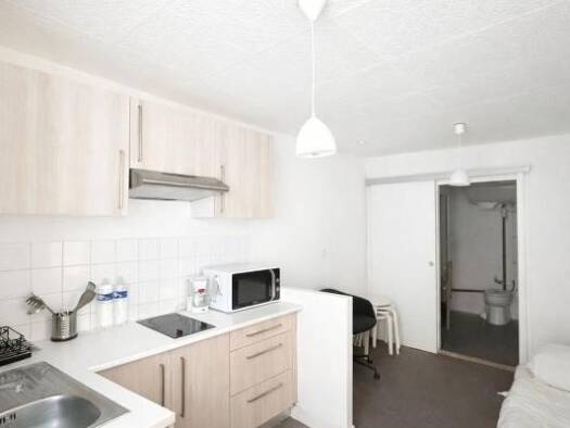 Appartement à louer - logement étudiant 285 € 1 pièce 15,3 m² RDC/2 Centre Montmorillon 86500