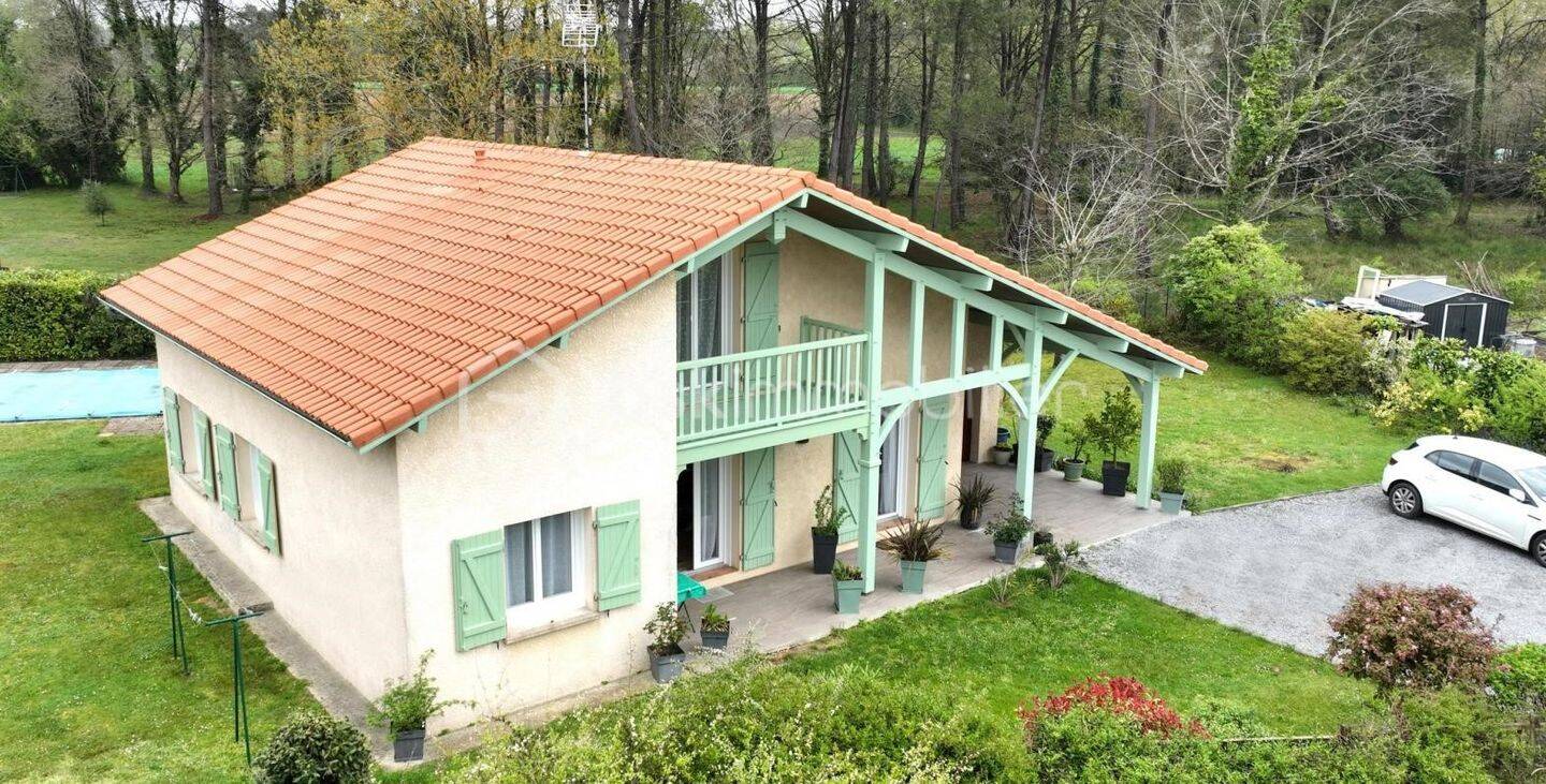 Maison à vendre, 125m², SAUGNAC ET CAMBRAN