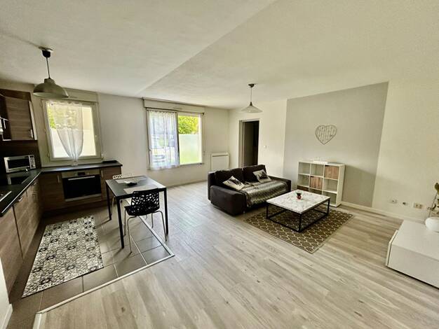 Appartement à louer 1 450 € 2 pièces 1 chambre 49 m² 3 étages Ouest Gex 01170