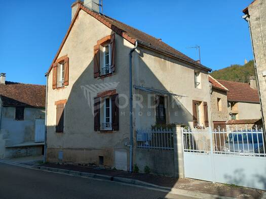 Maison à louer 540 € 4 pièces 2 chambres 76 m² 110 m² de terrain Sermizelles 89200