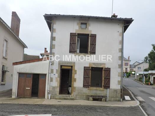 Maison à vendre 49 500 € 5 pièces 3 chambres 108 m² 105 m² de terrain Peyrilhac 87510