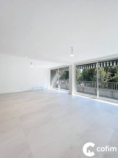 Appartement à louer 1 050 € 3 pièces 1 chambre 102,7 m² Étage 2/6 Tarbes 65000