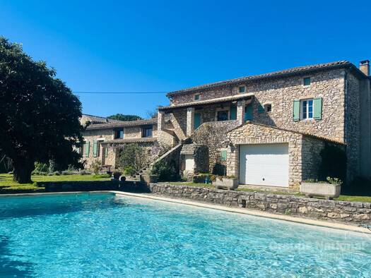 Ferme à vendre 550 000 € 5 pièces 4 chambres 178 m² 1 790 m² de terrain Goudargues 30630