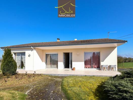 Maison de plain-pied à vendre 157 500 € 4 pièces 2 chambres 121 m² 1 257 m² de terrain Courlay 79440