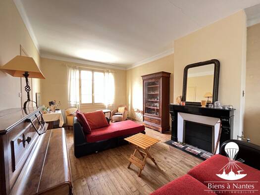 Maison à vendre 227 500 € 7 pièces 4 chambres 135 m² 706 m² de terrain Nord Est Lucon 85400