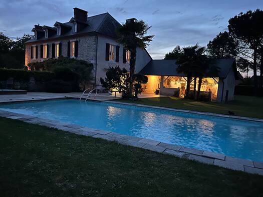 Maison à vendre 695 000 € 6 pièces 4 chambres 214,63 m² 2 875 m² de terrain Beuste 64800