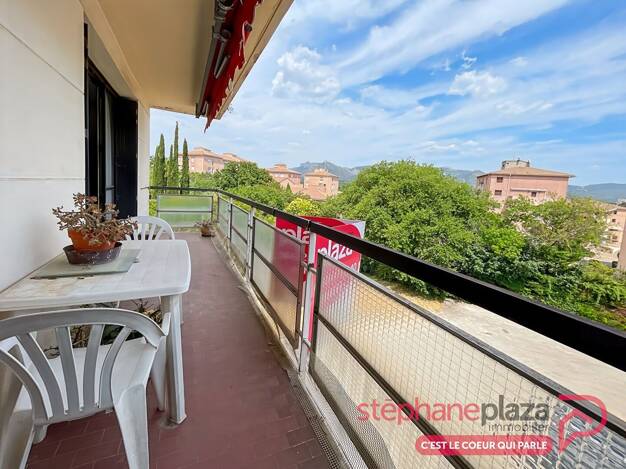 Appartement à vendre 181 900 € 3 pièces 2 chambres 64 m² Étage 2/4 Pin Vert Aubagne 13400