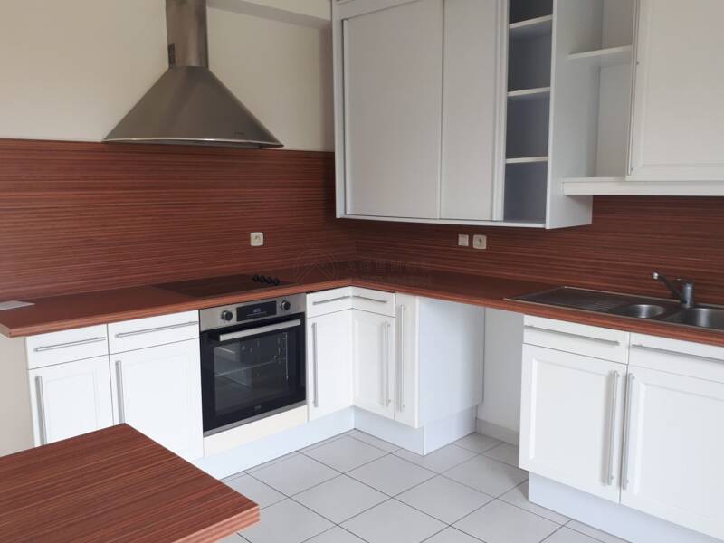 Maison à louer, 110m², ALLOUVILLE BELLEFOSSE