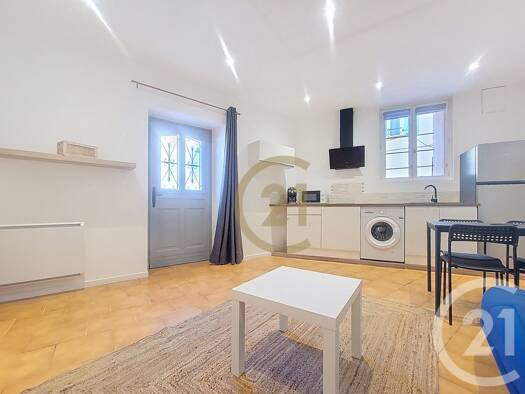 Appartement à louer 495 € 1 pièce 28,5 m² RDC/2 Trans en Provence 83720