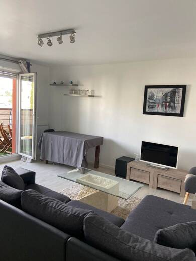 Appartement à louer 900 € 2 pièces 1 chambre 45 m² Dernier étage, Étage 5/5 Saphir Longjumeau 91160