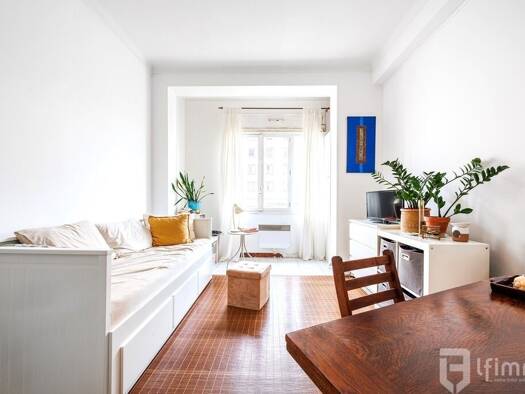 Appartement à vendre 90 000 € 1 pièce 25 m² RDC/12 Le chapitre Marseille 1er 13001