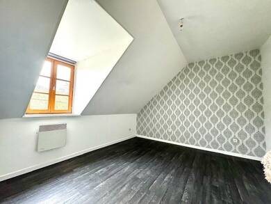 Appartement à louer 870 € 4 pièces 3 chambres 56 m² Dernier étage, Étage 2/2 Pierrefonds 60350